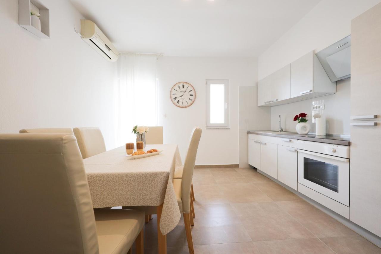 Apartments Skara 비빈제 외부 사진