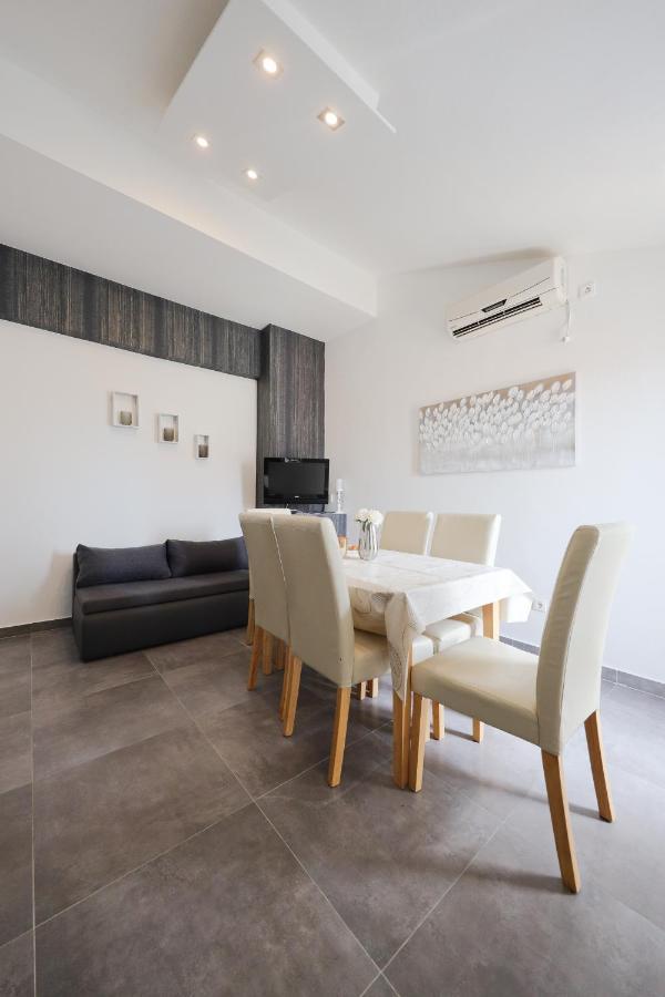 Apartments Skara 비빈제 외부 사진