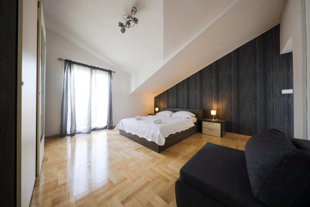 Apartments Skara 비빈제 외부 사진
